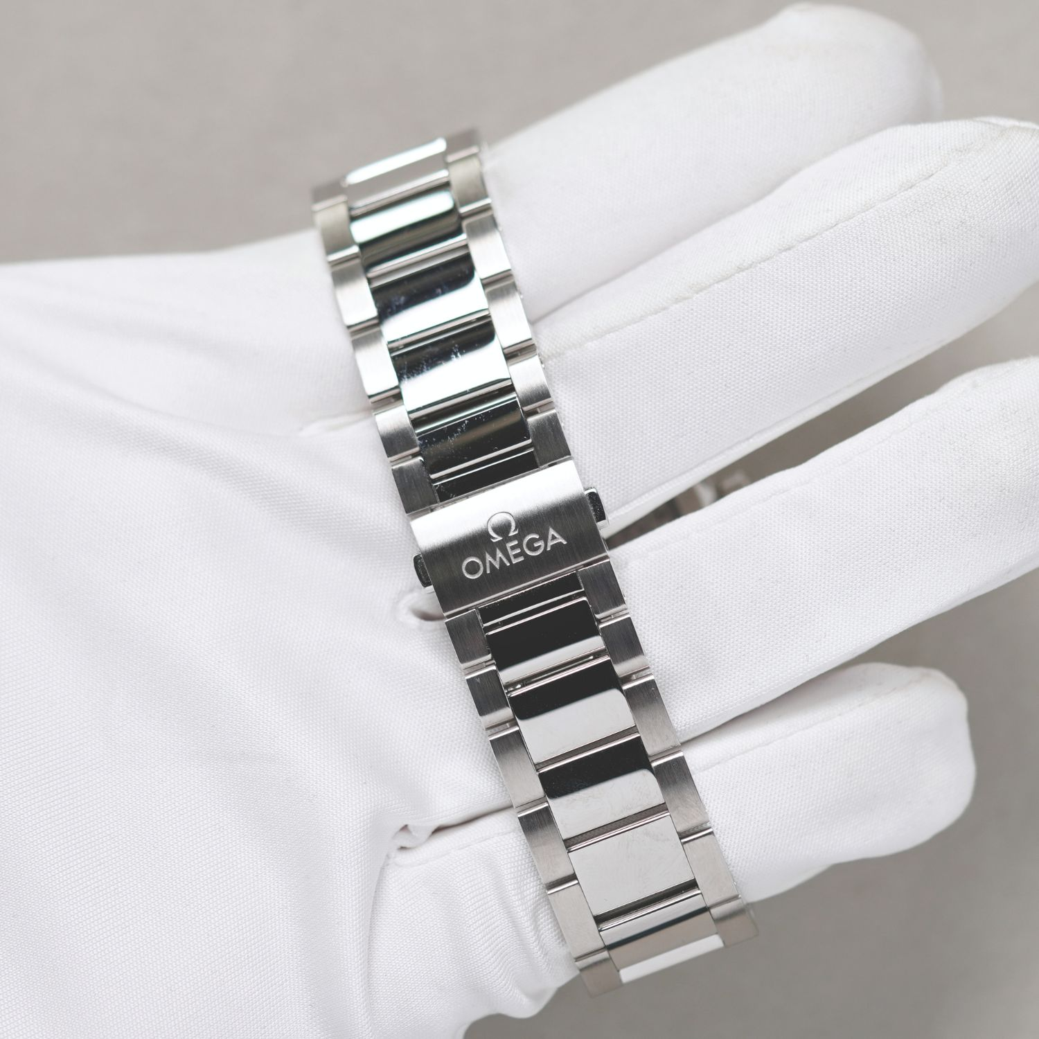 OMEGA Seamaster Aqua Terra Small Seconds 41 CPO2 Produktbild main 5