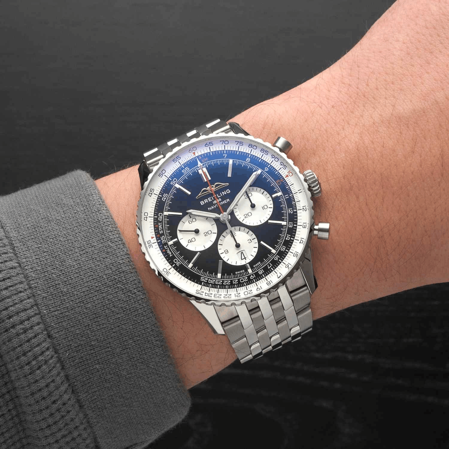 Breitling Navitimer B01 Chronograph 46 CPO Produktbild main 4