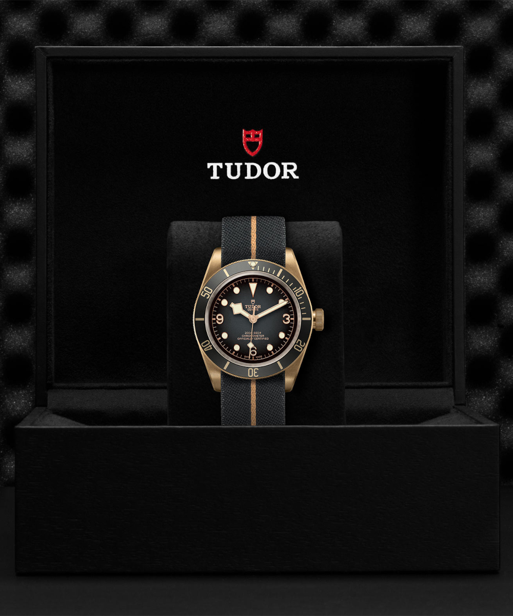 TUDOR Black Bay Bronze Produktbild main 2