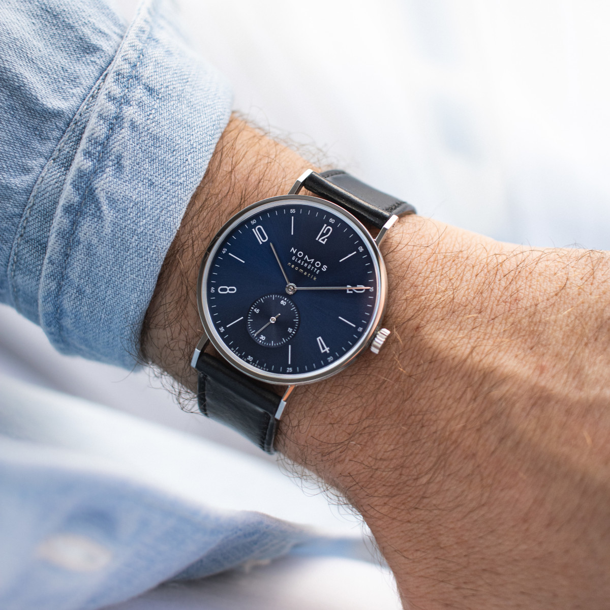 NOMOS Glashütte Tangente Neomatik 39 Blaugold Produktbild main 1