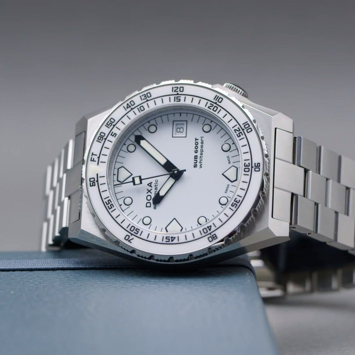 Doxa Sub 600T Whitepearl Produktbild main 1