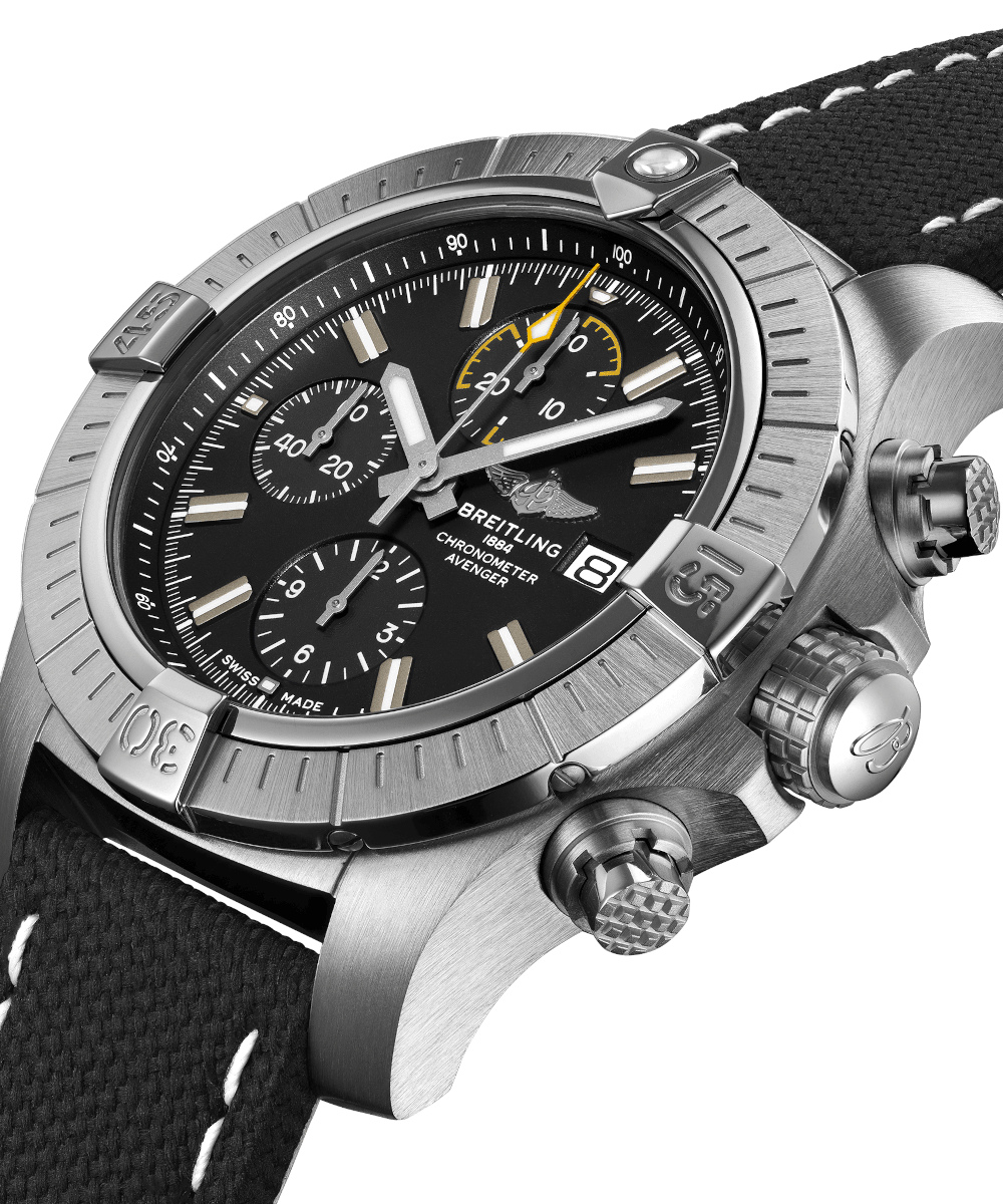 Breitling Avenger Chronograph 45 Produktbild main 2