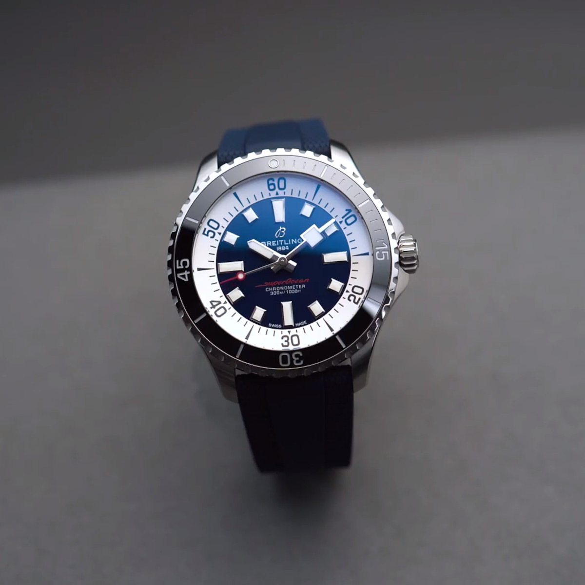 Breitling Superocean Automatic 44 Produktbild main 4