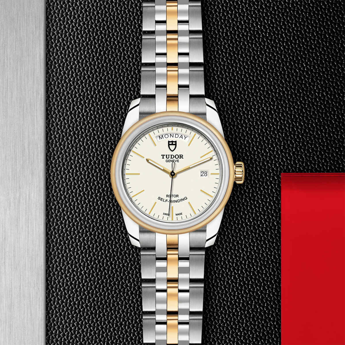 TUDOR Glamour Date Day 39 Produktbild main 2