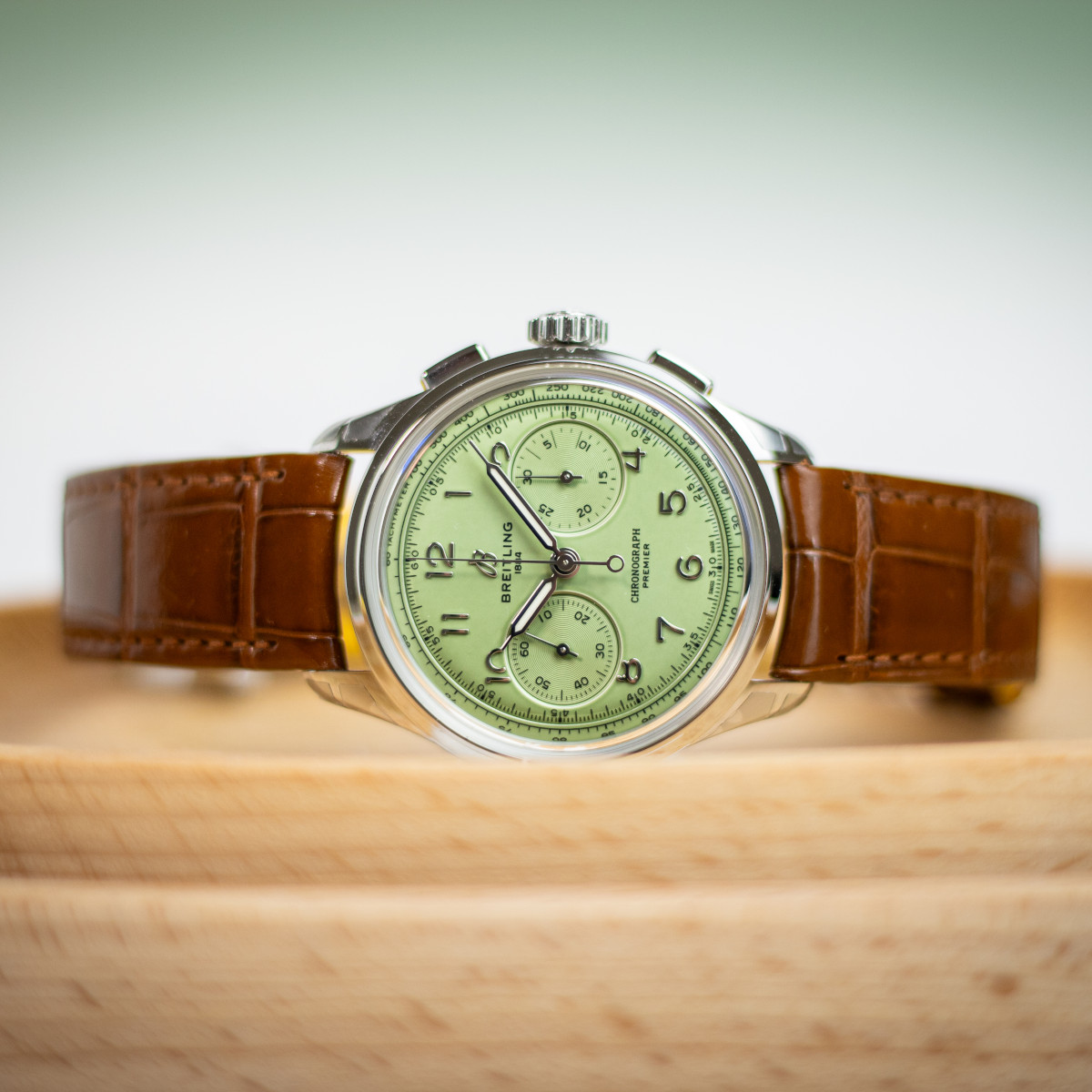 Breitling Premier B09 Chronograph 40 Produktbild main 1