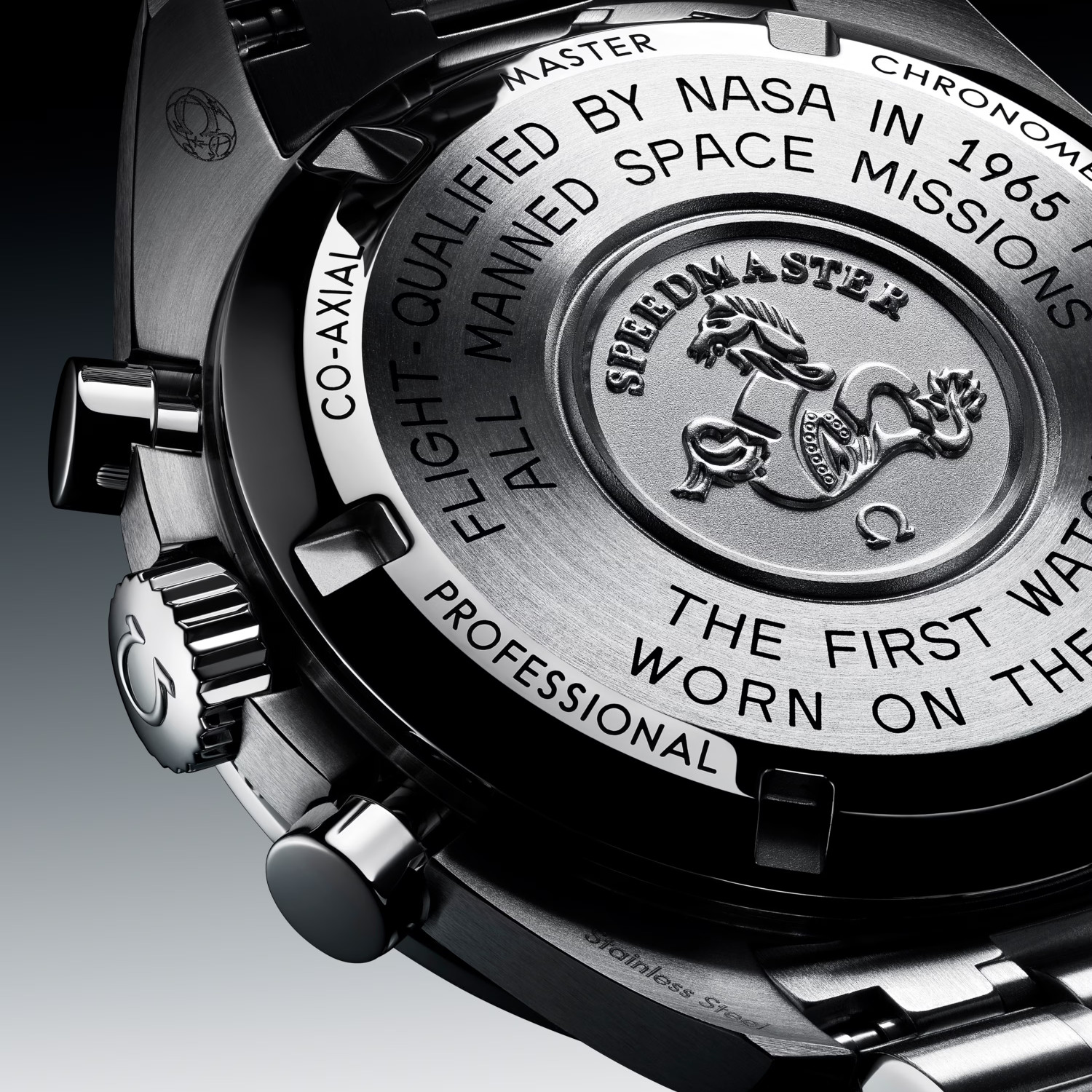 OMEGA Speedmaster Moonwatch Hesalit Chronograph Produktbild main 1