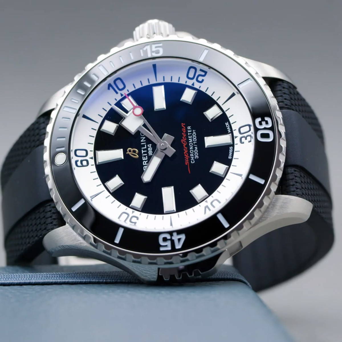 Breitling Superocean Automatic 46 Produktbild main 1