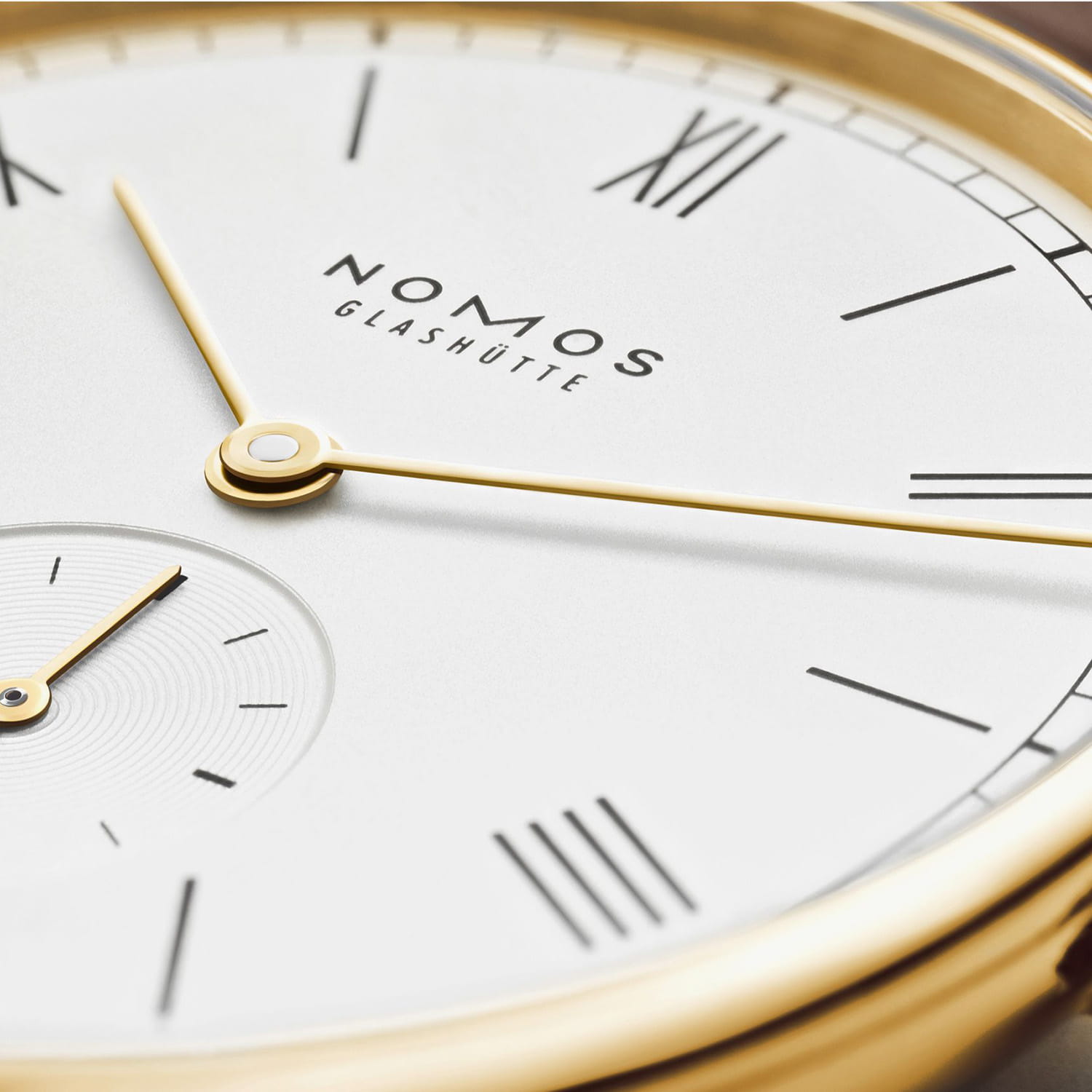 NOMOS Glashütte Ludwig Gold doré Produktbild main 5