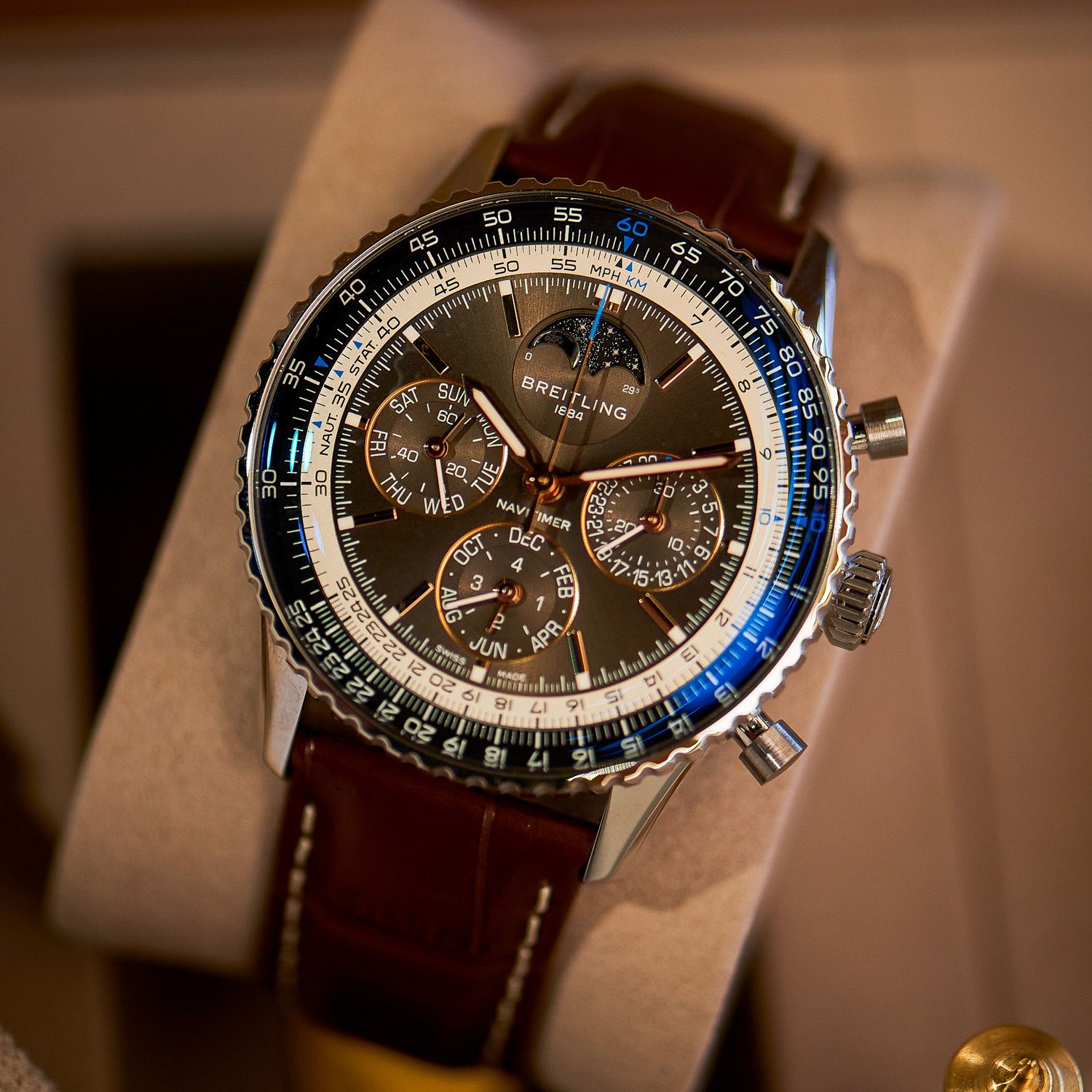 Breitling Navitimer B19 Chronograph 43 Perpetual Calendar CPO Produktbild main 5