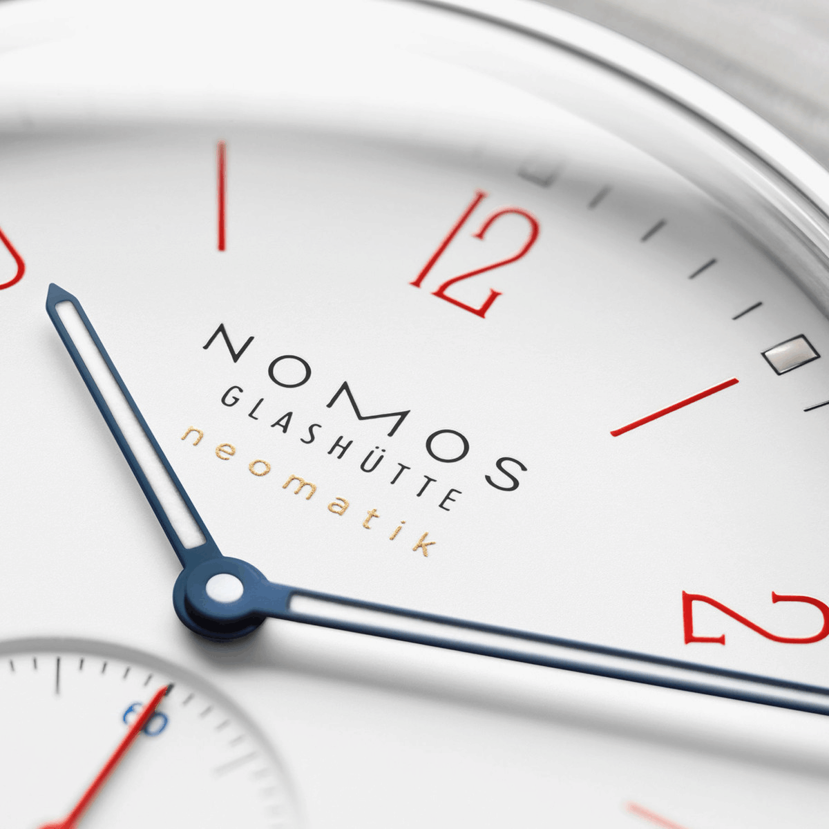 NOMOS Glashütte Ahoi Neomatik Signalweiß Produktbild main 4