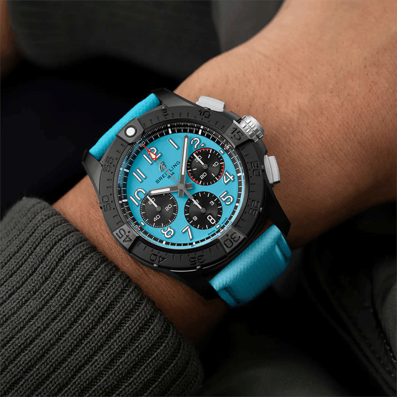 Breitling Avenger B01 Chronograph 44 Night Mission Produktbild main 1