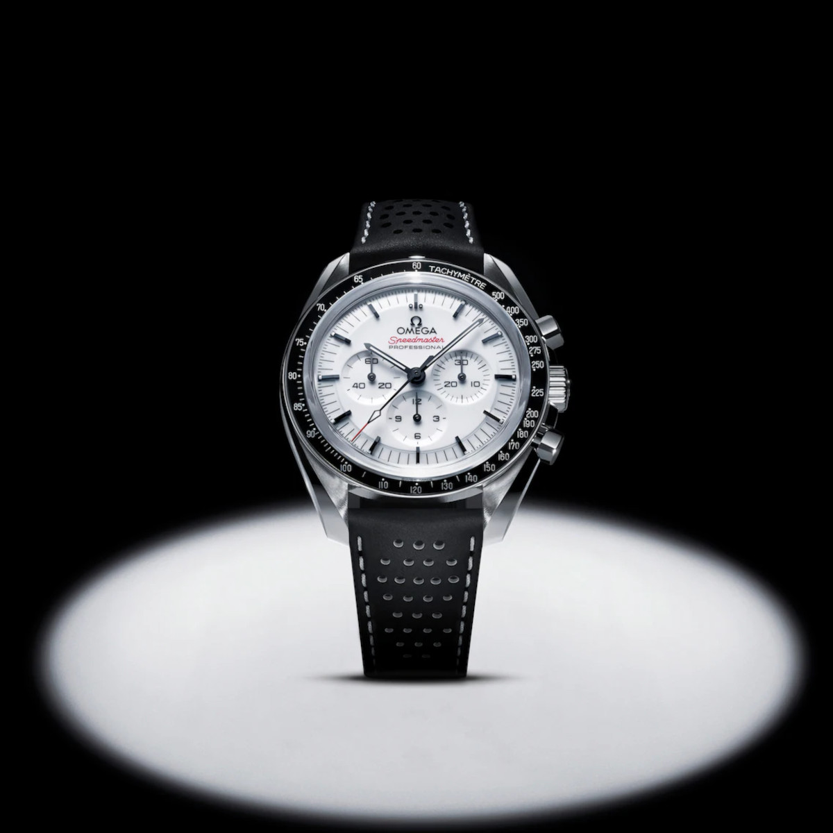 OMEGA Speedmaster Moonwatch Saphir Chronograph Produktbild main 2