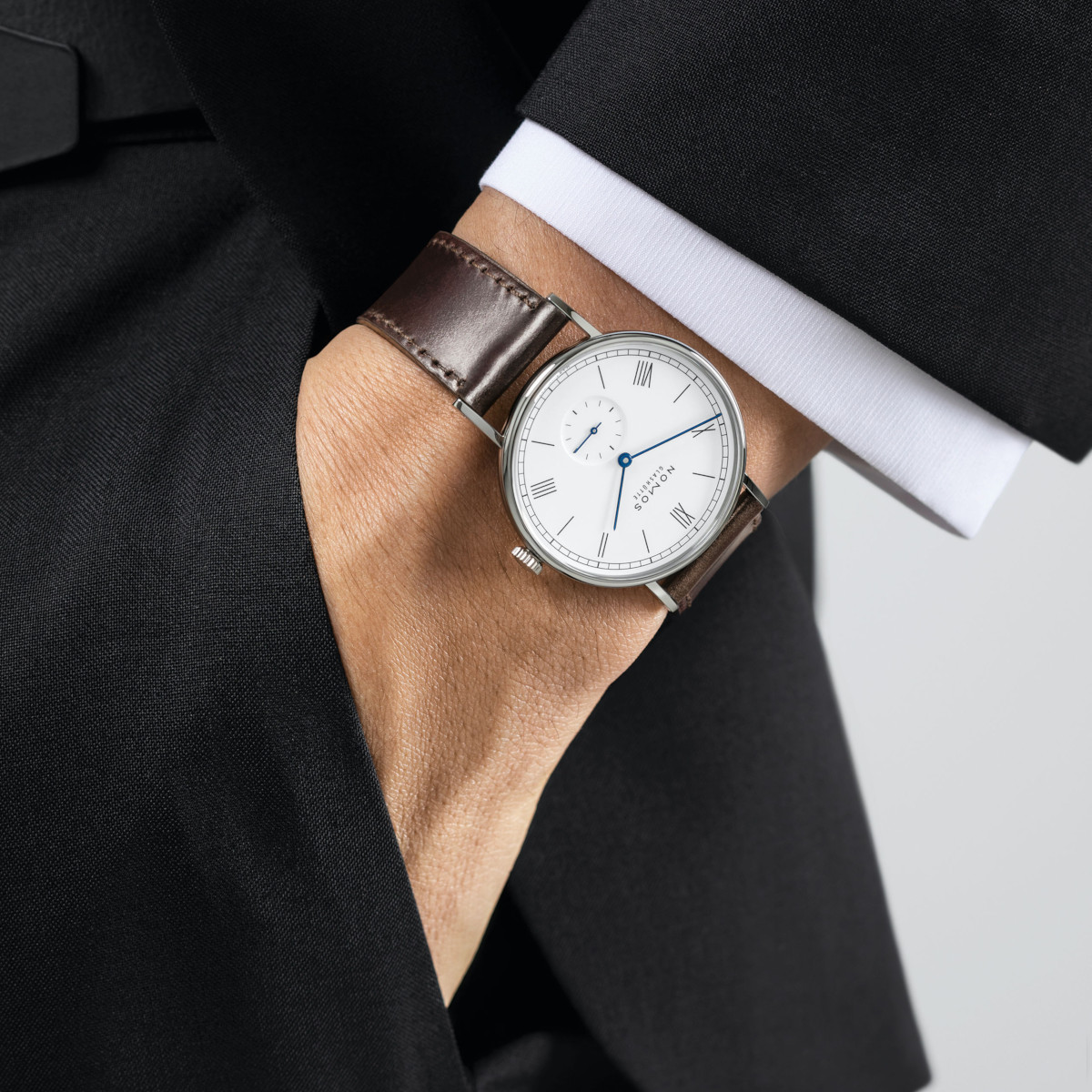 NOMOS Glashütte Ludwig 38 Emailleweiß Produktbild main 1