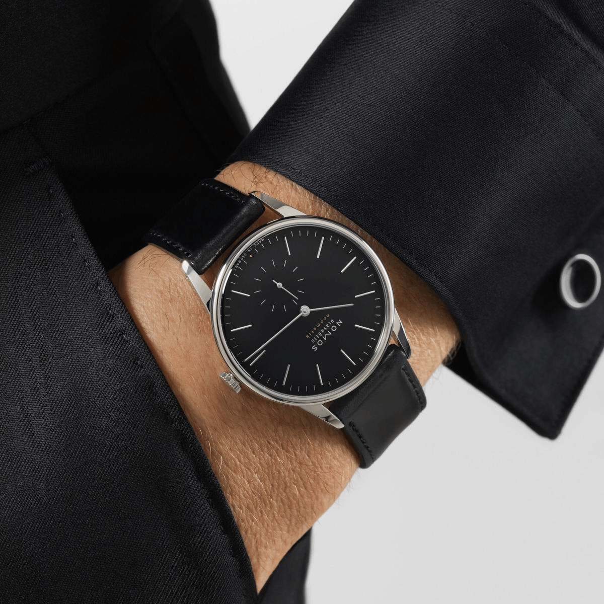 NOMOS Glashütte Orion Neomatik 39 New Black Produktbild main 4