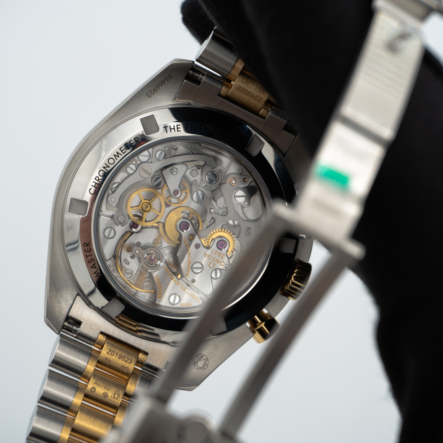 OMEGA Speedmaster Moonwatch Saphir Chronograph CPO2 Produktbild main 3