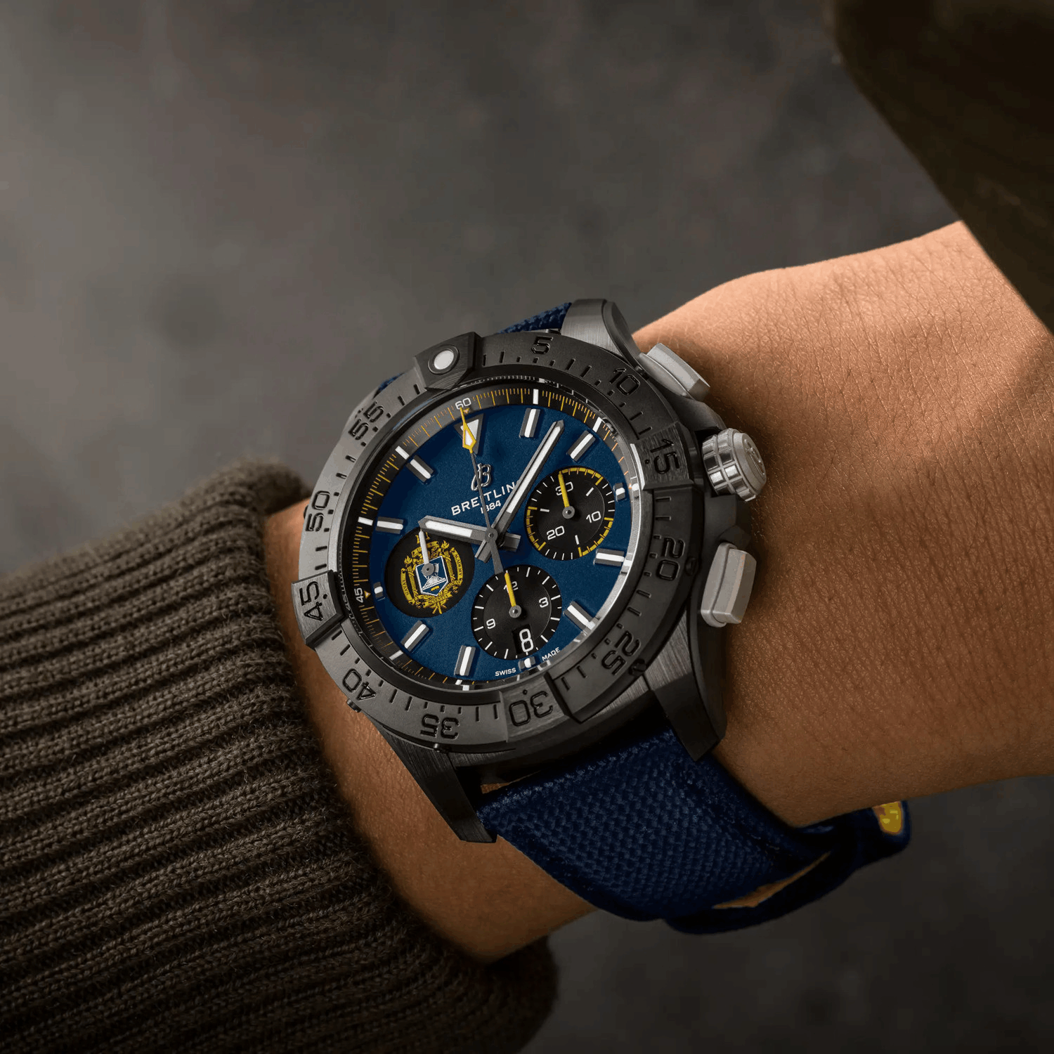 Breitling Avenger B01 44 Night Mission Us Naval Academy Produktbild main 2