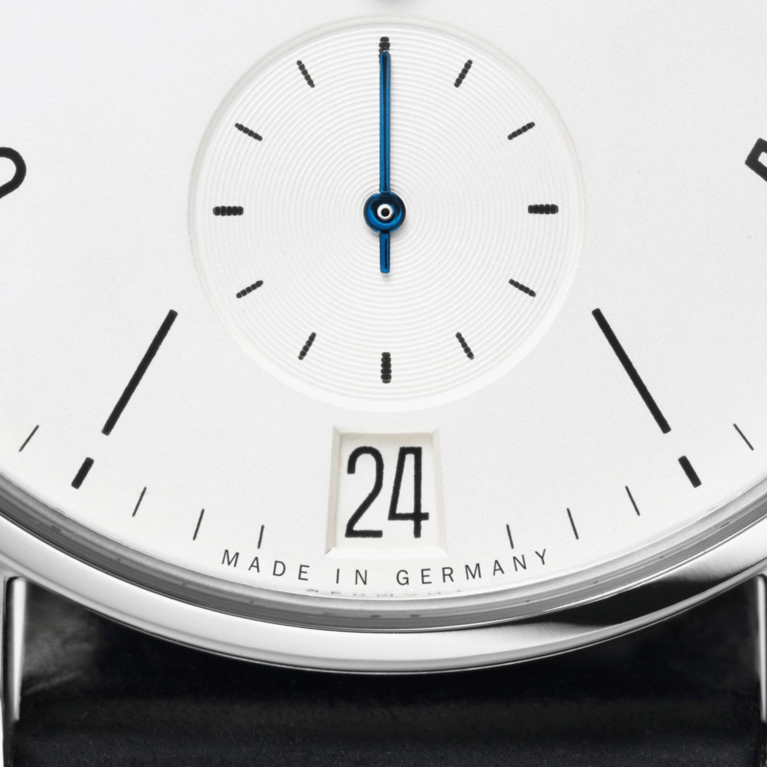 NOMOS Glashütte Tangomat Datum Produktbild main 2