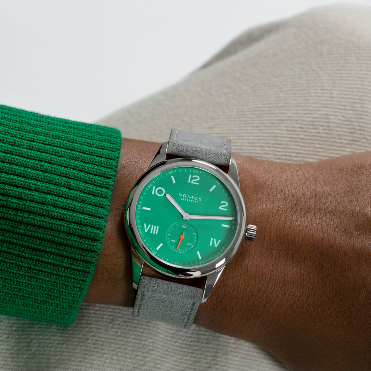 NOMOS Glashütte Club Campus 38 Electric Green Produktbild main 2