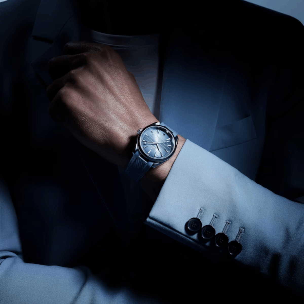 OMEGA Seamaster Aqua Terra Summer Blue 41 Produktbild main 3