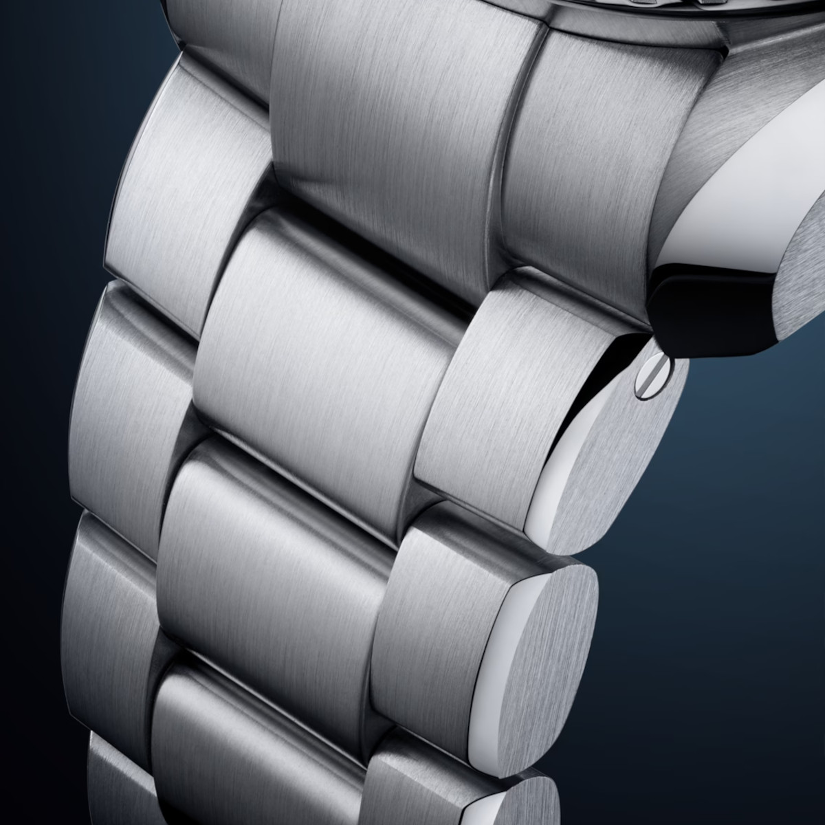 OMEGA Seamaster Planet Ocean Ultra Deep Summer Blue 45.5 Produktbild main 3