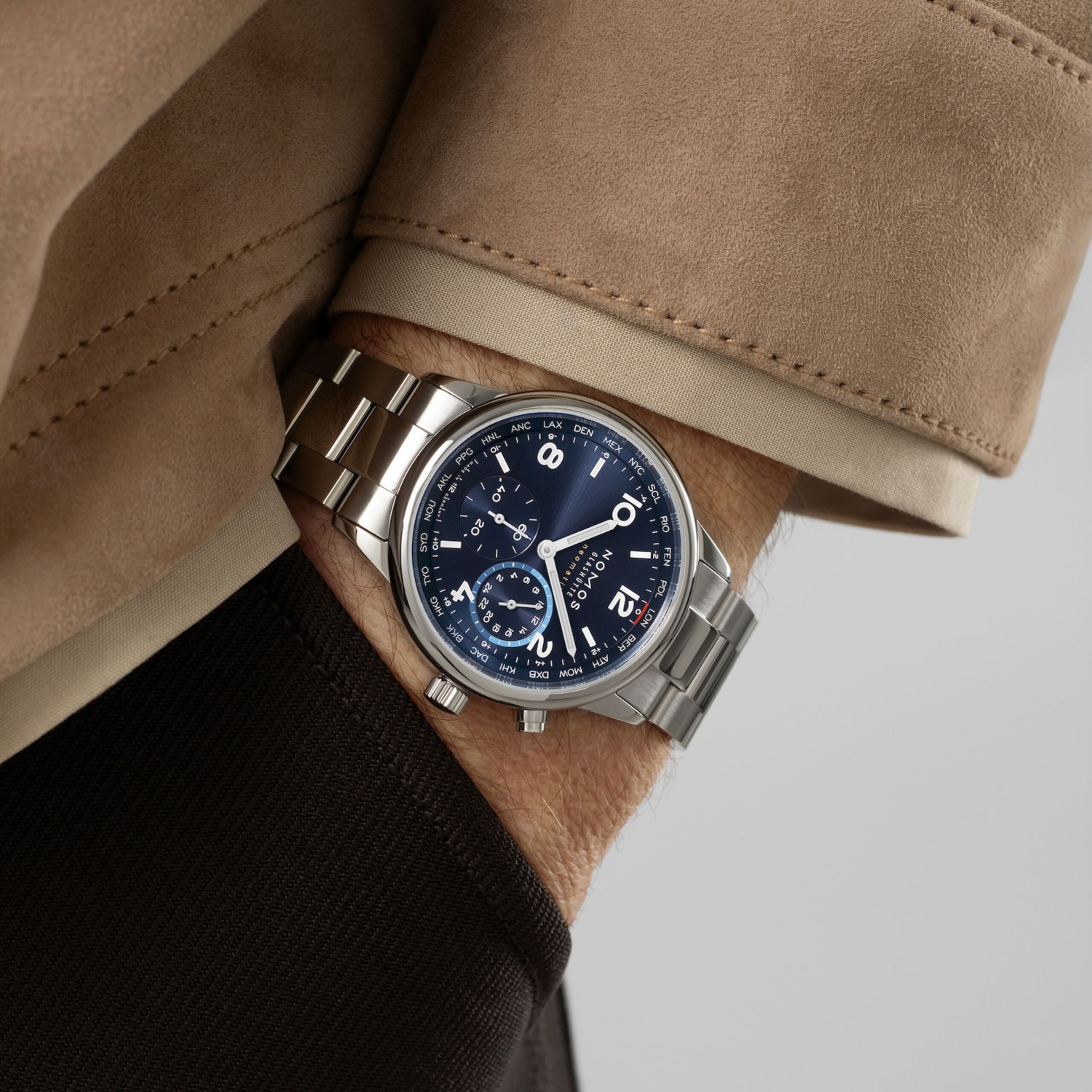 NOMOS Glashütte Club Sport neomatik Weltzeit blau Produktbild main 2