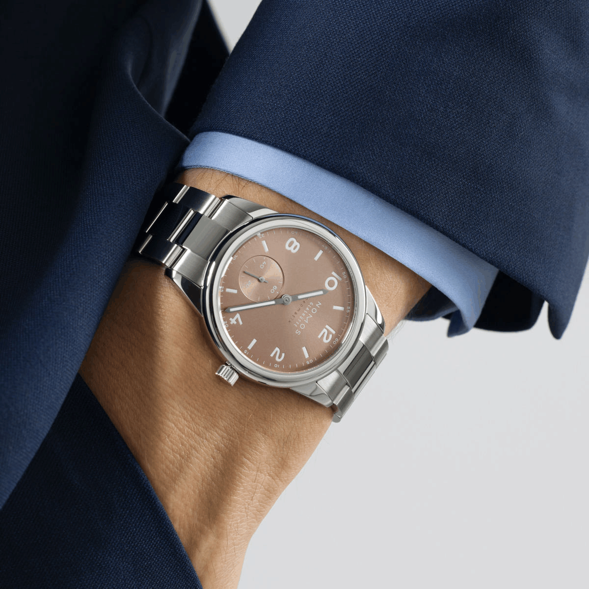 NOMOS Glashütte Club Sport Neomatik 39 Ember Produktbild main 3