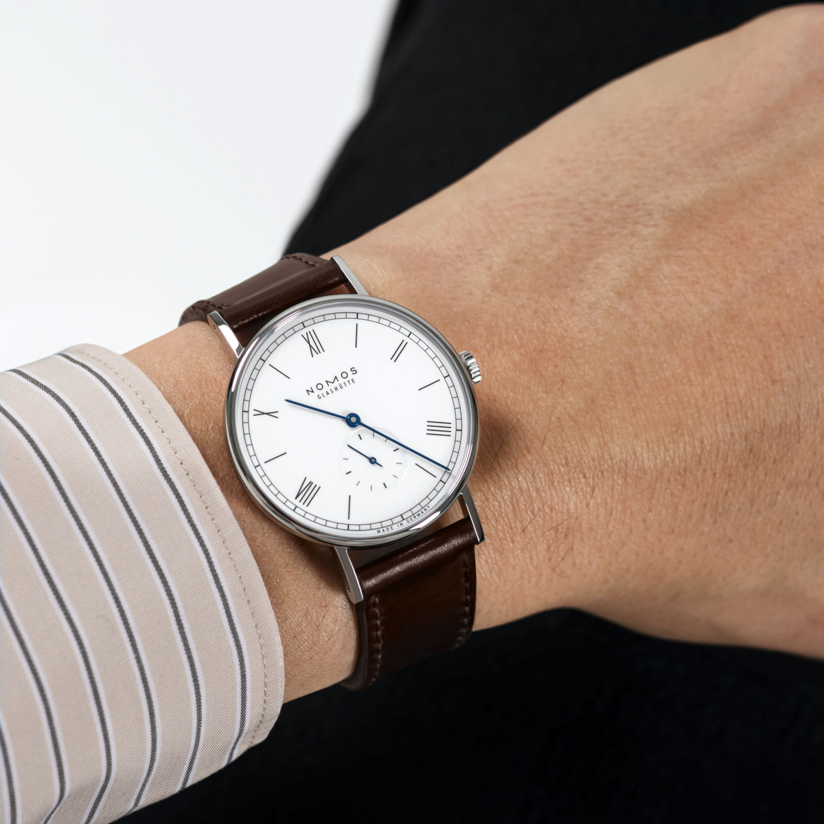 NOMOS Glashütte Ludwig 38 Emailleweiß Produktbild main 2