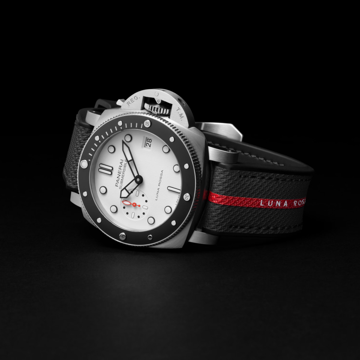 Panerai Submersible Luna Rossa Produktbild main 2