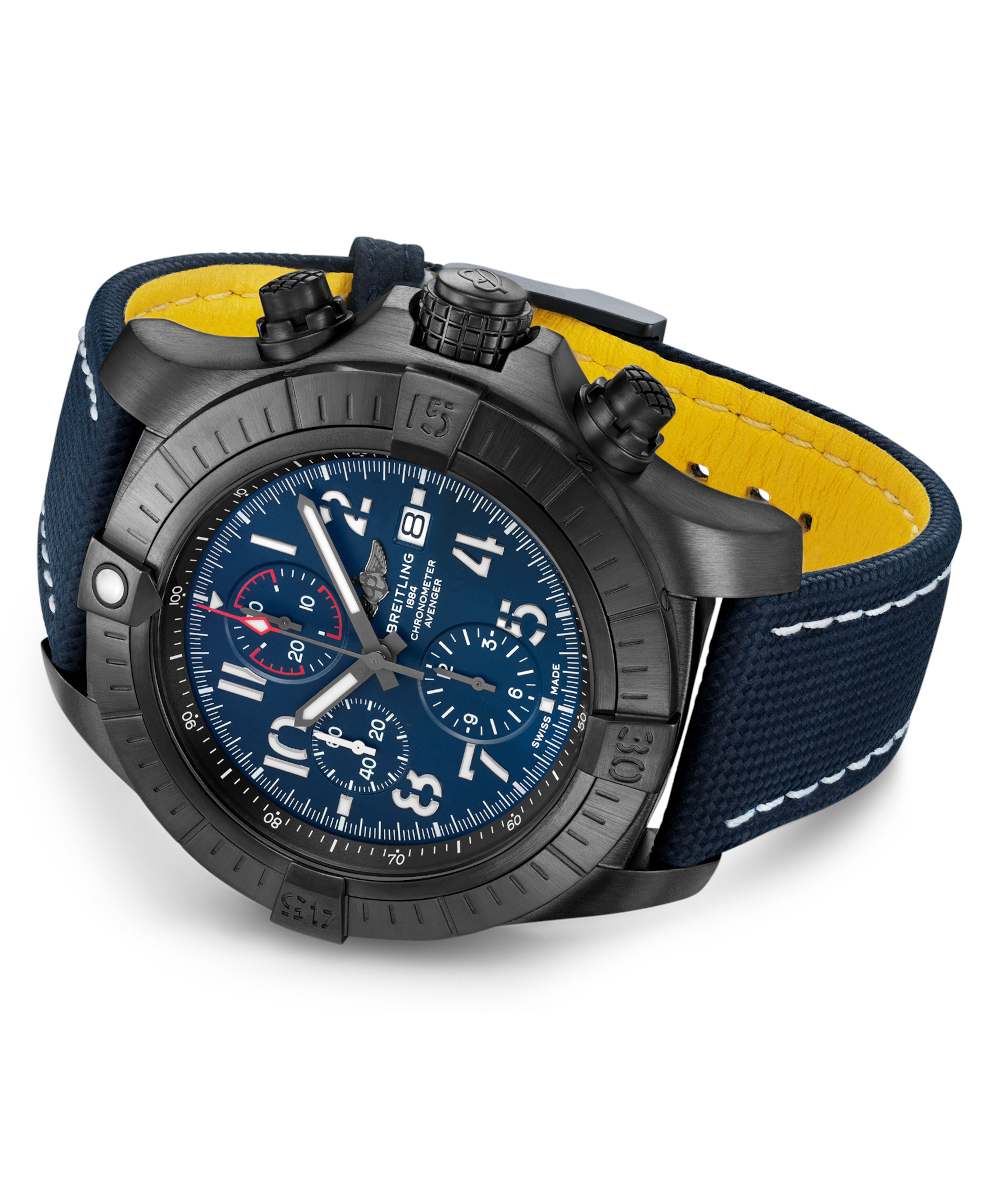 Breitling Super Avenger Chronograph 48 Night Mission Produktbild main 2
