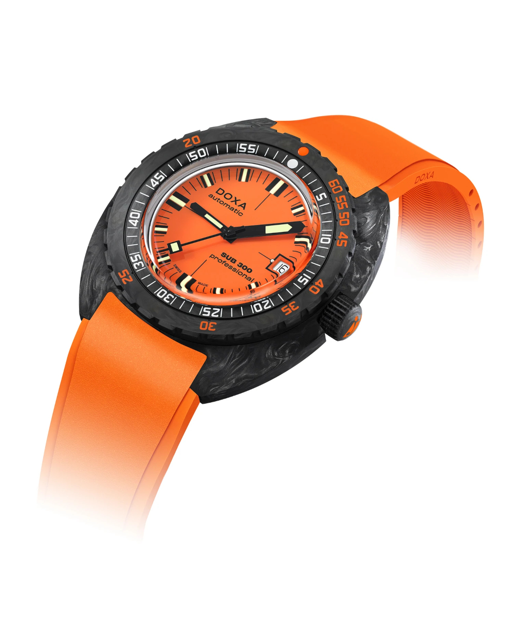 Doxa Sub 300 Carbon Professional Produktbild main 2
