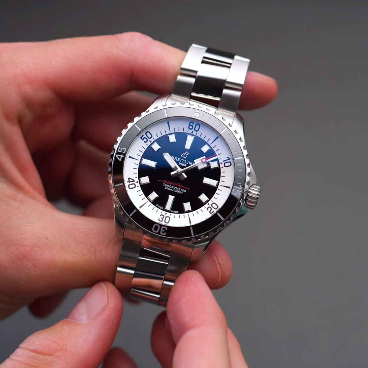 Breitling Superocean Automatic 44 Produktbild main 4