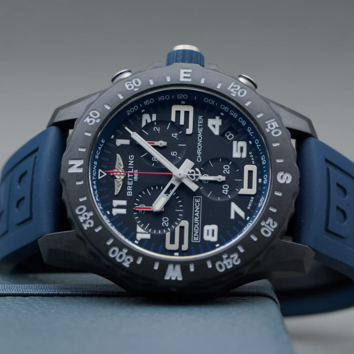 Breitling Endurance Pro 44 Produktbild main 3