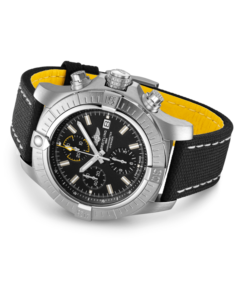 Breitling Avenger Chronograph 45 Produktbild main 3