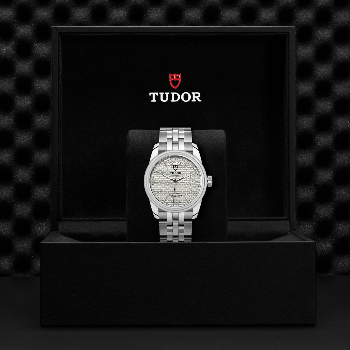 TUDOR Glamour Date Day 39 Produktbild main 1