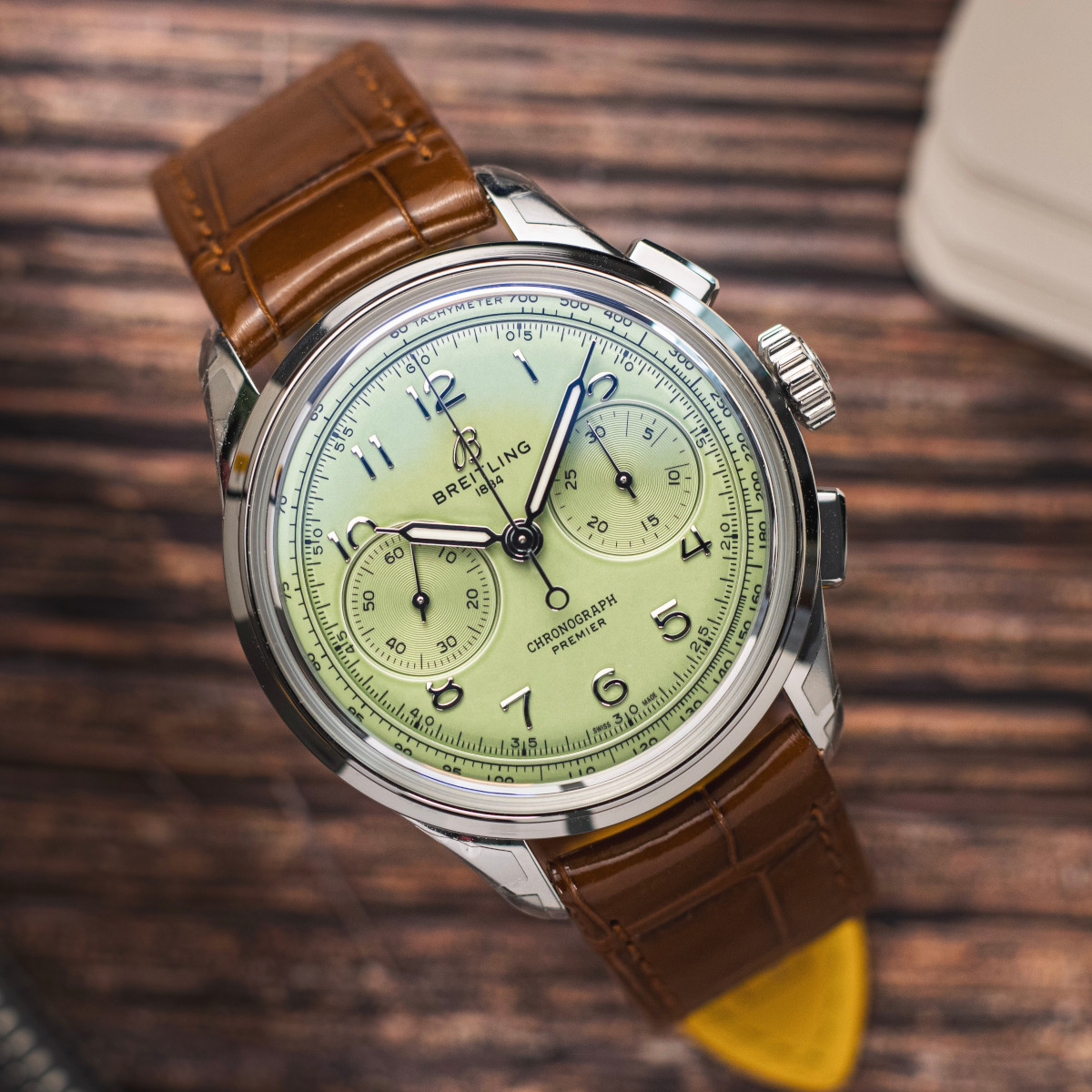 Breitling Premier B09 Chronograph 40 Produktbild main 2