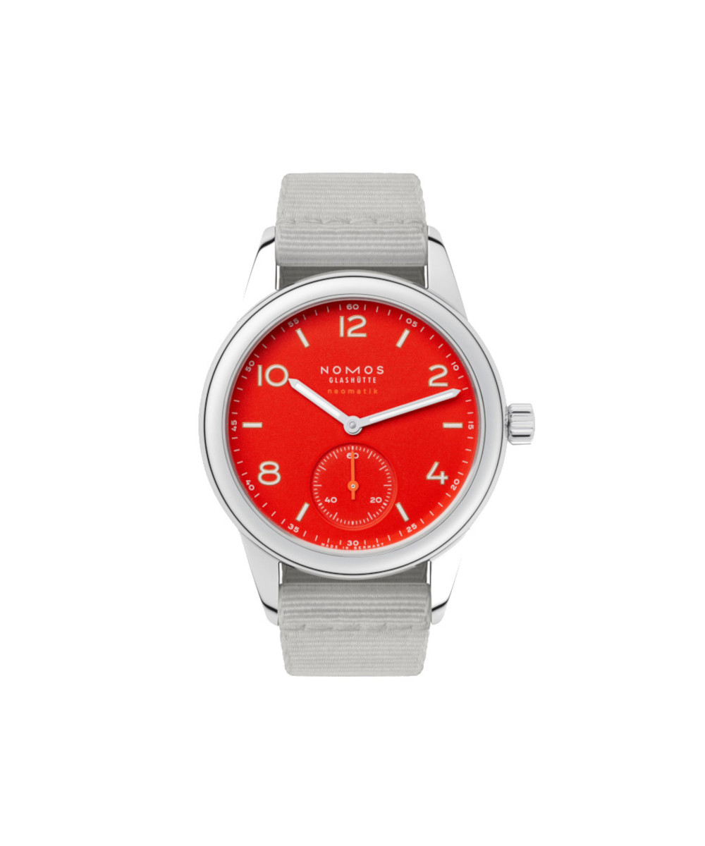 NOMOS Glashütte Club Neomatik Signalrot