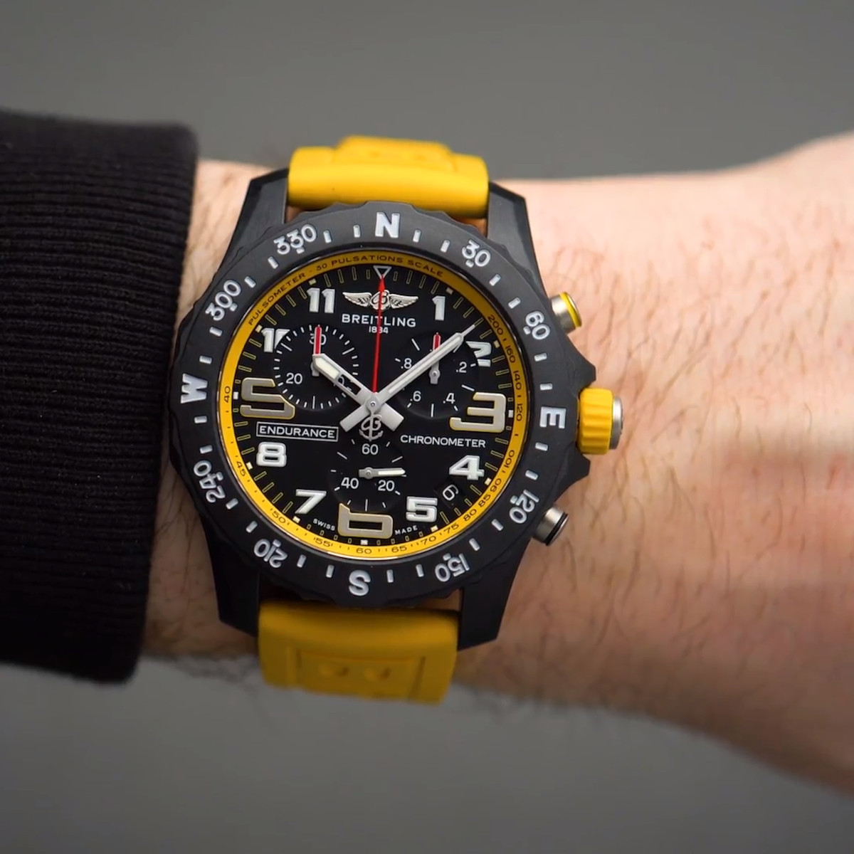 Breitling Endurance Pro 44 Produktbild main 3