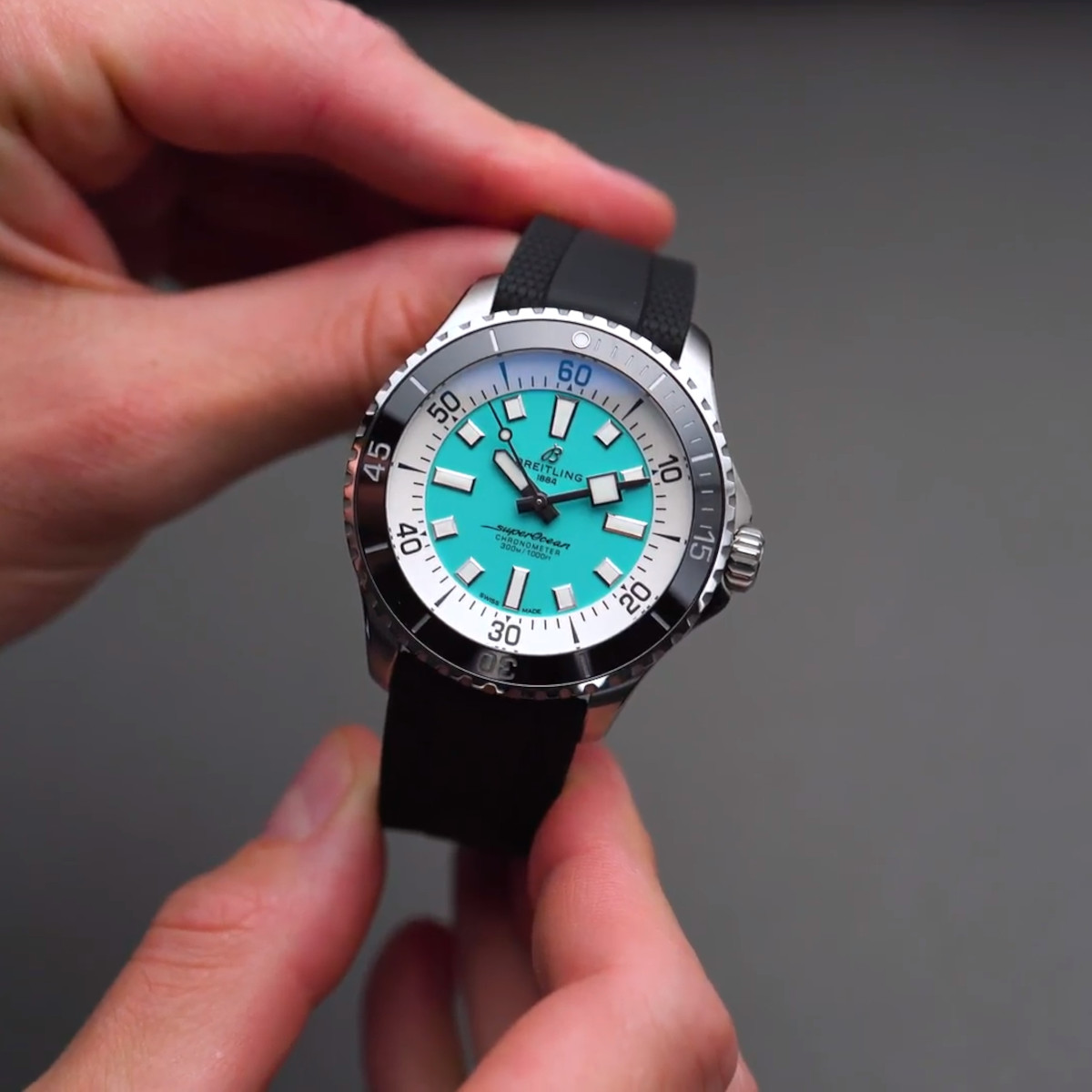 Breitling Superocean Automatic 44 Produktbild main 2