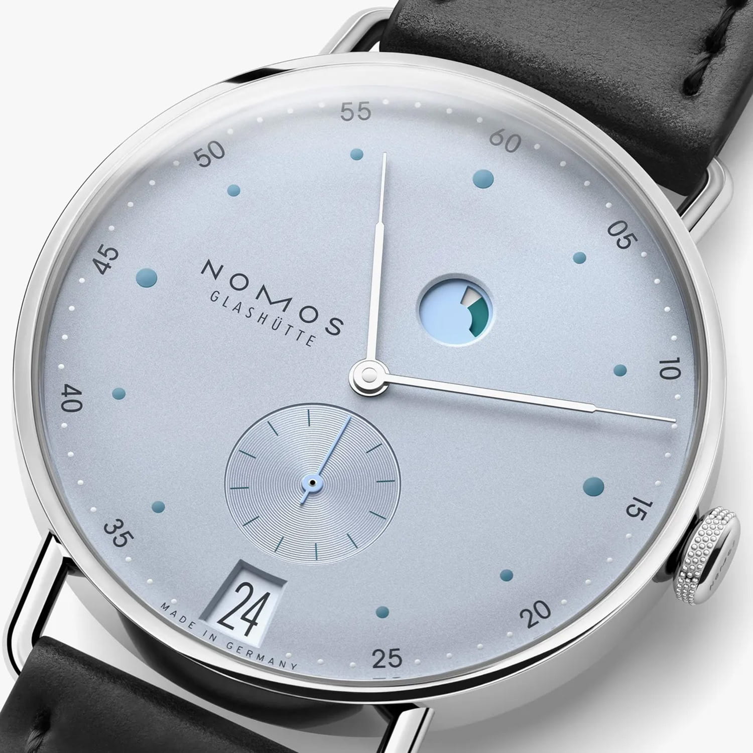 NOMOS Glashütte Metro Datum Gangreserve Eisblau Produktbild main 3
