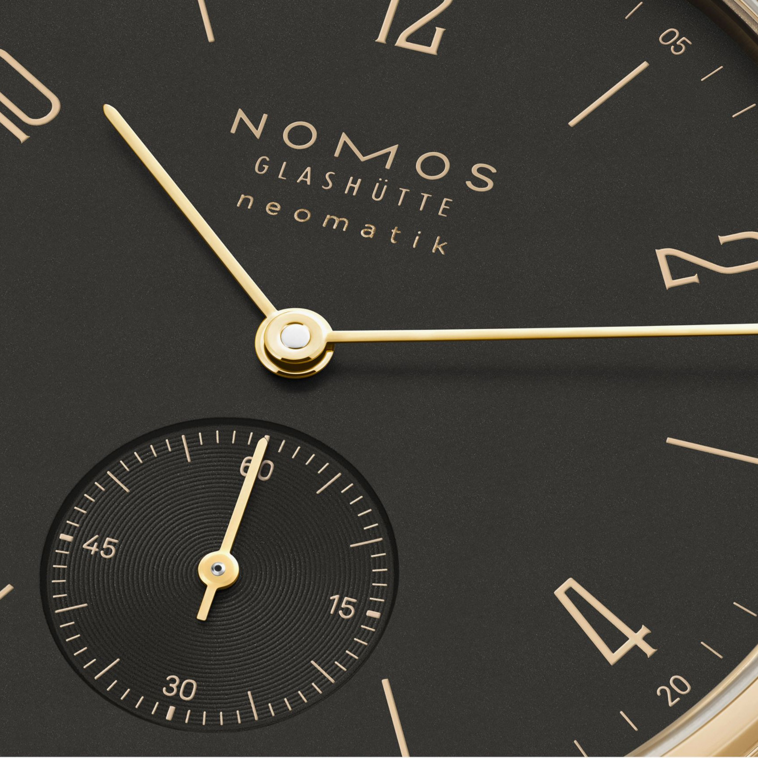 NOMOS Glasshütte Tangente Gold Neomatik Ruthenium Produktbild main 2