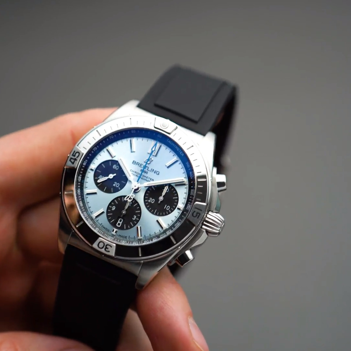 Breitling Chronomat B01 42 Produktbild main 5