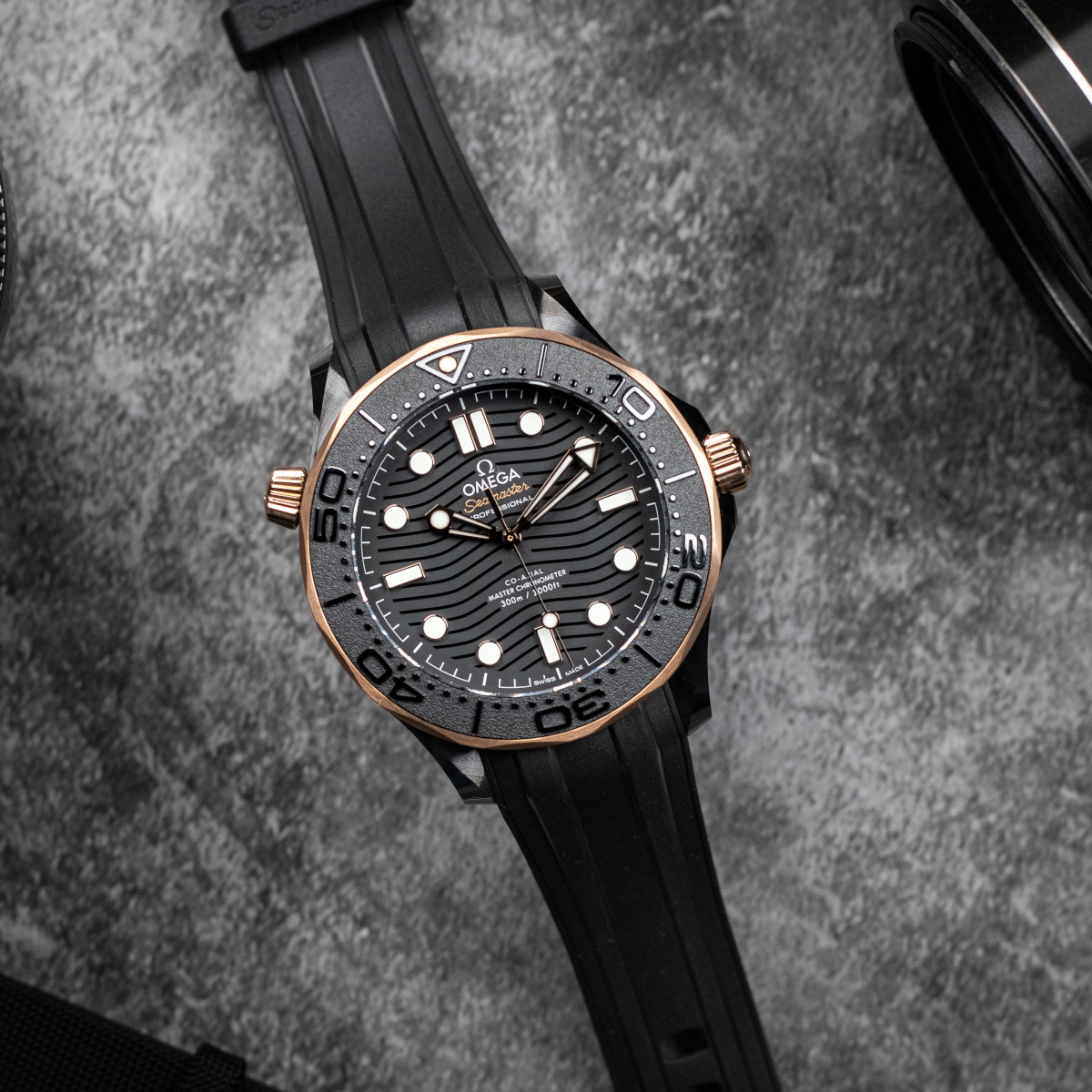 OMEGA Seamaster Diver 300M 43,5 Keramik Produktbild main 1