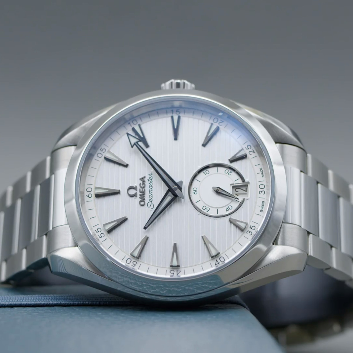 OMEGA Seamaster Aqua Terra Small Seconds 41 Produktbild main 1