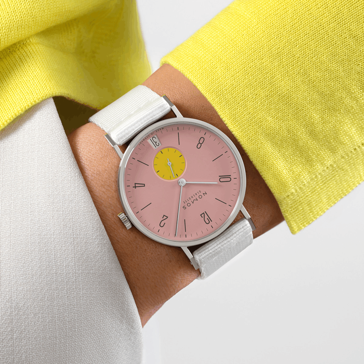 NOMOS Glashütte Tangente 38 Datum Bubblegum Produktbild main 1