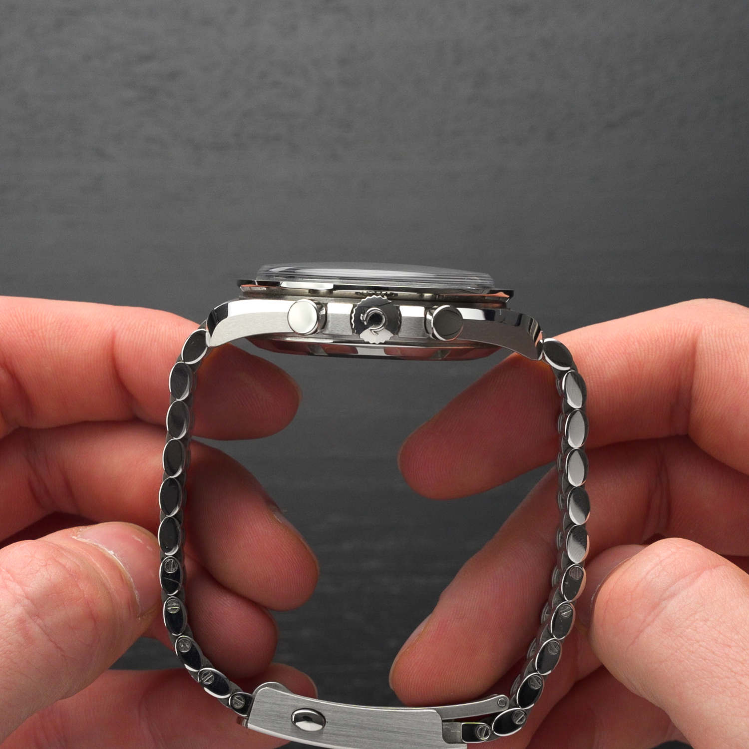 OMEGA Speedmaster Moonwatch Saphir Chronograph CPO2 Produktbild main 2