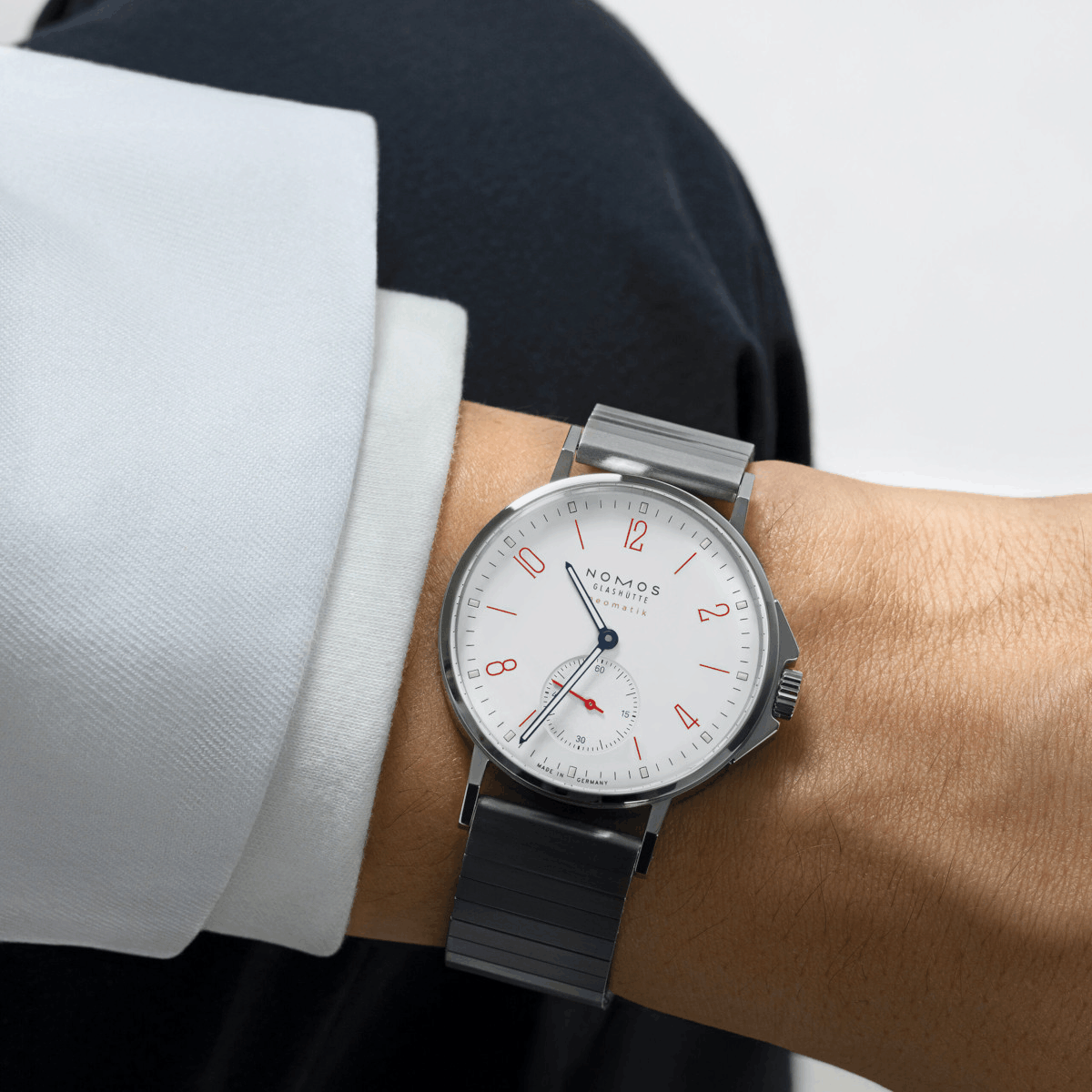 NOMOS Glashütte Ahoi Neomatik Signalweiß Produktbild main 1
