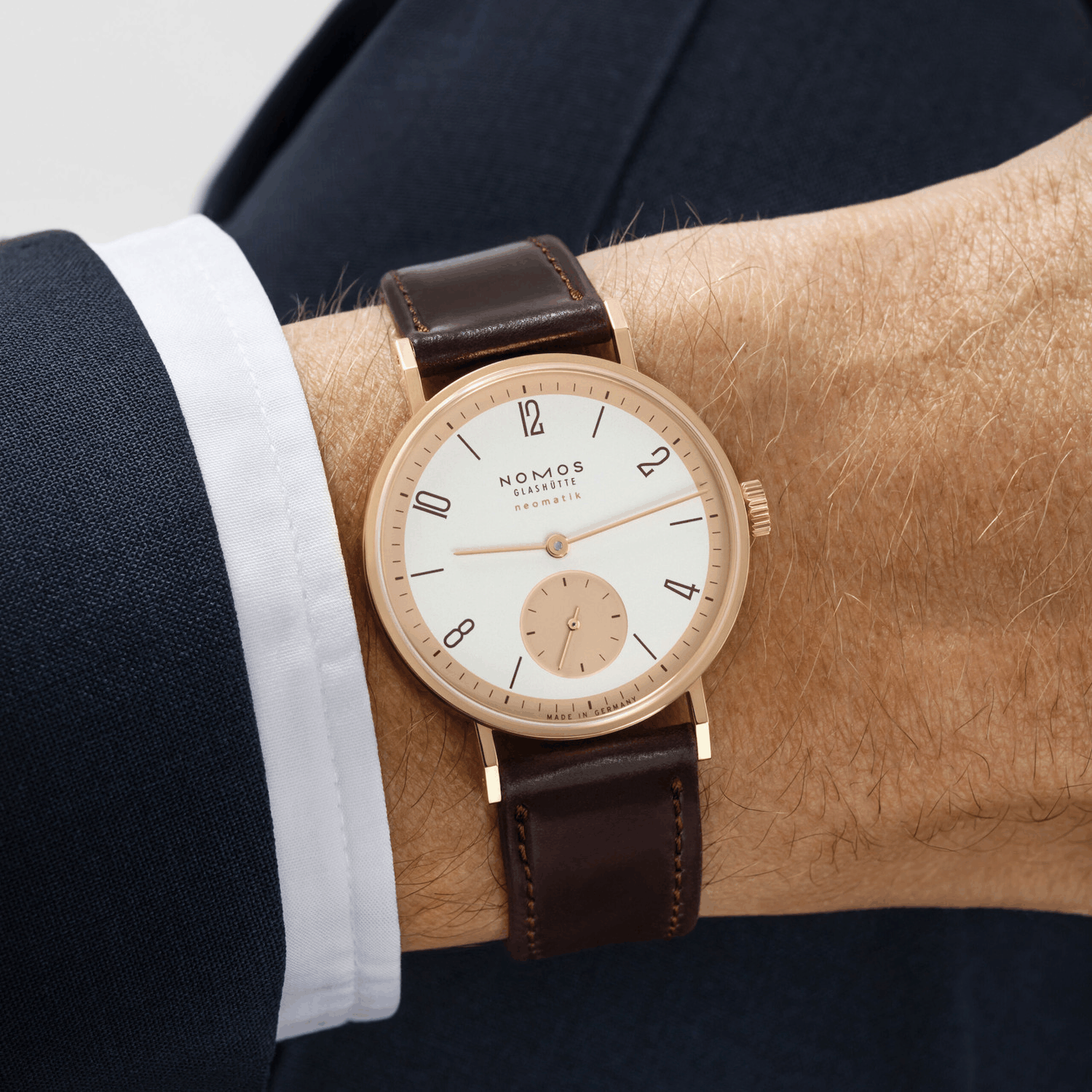 NOMOS Glashütte Tangente Roségold Neomatik Produktbild main 2