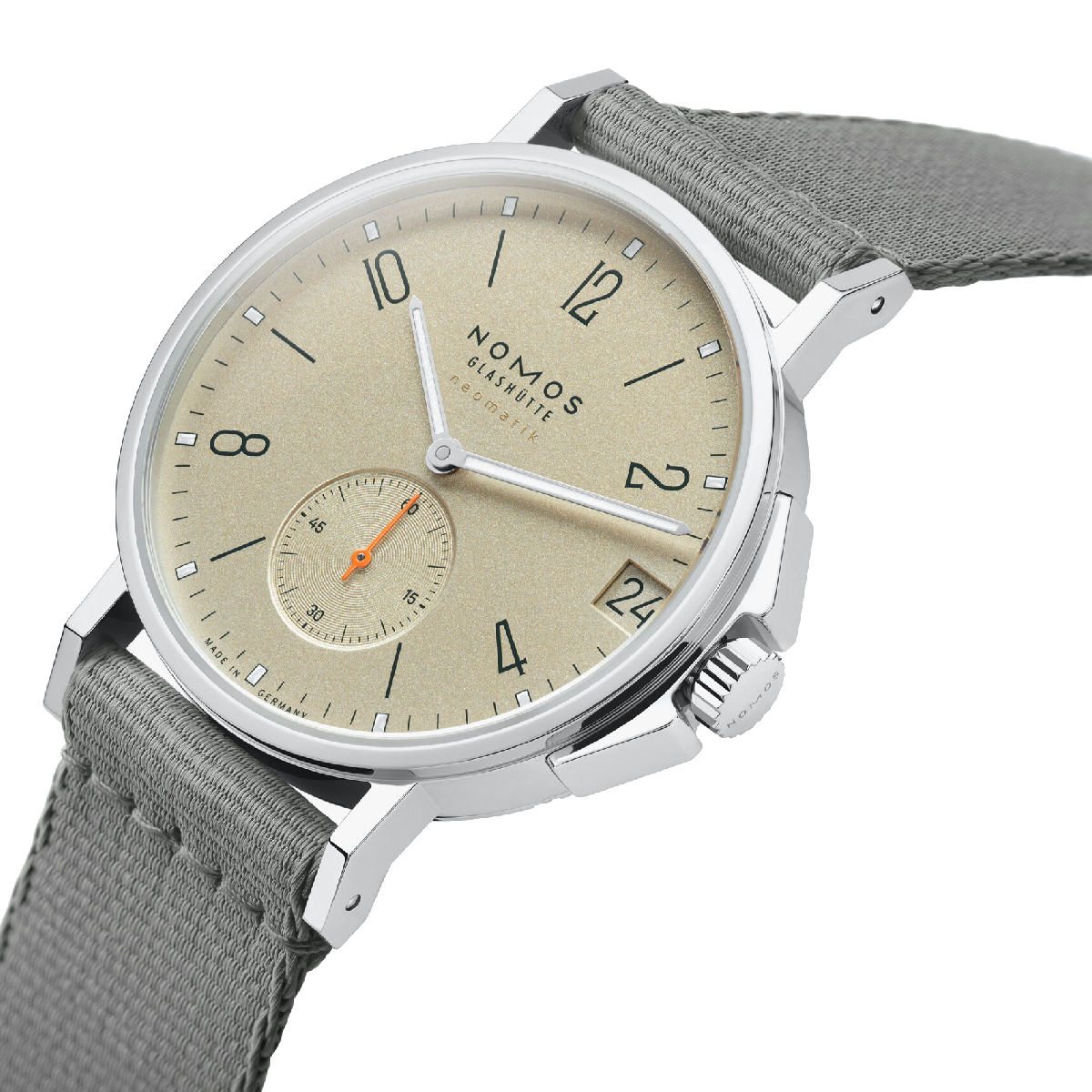 NOMOS Glashütte Ahoi Neomatik 38 Datum Sand Produktbild main 2