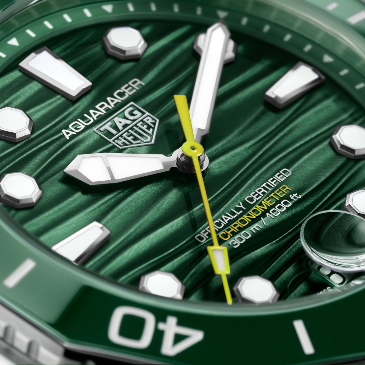 TAG HEUER Aquaracer Professional 300 Date Produktbild main 1