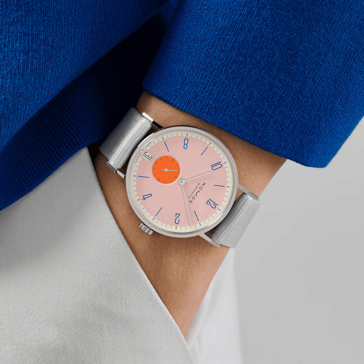 NOMOS Glashütte Tangente 38 Datum Flamingopink Produktbild main 1